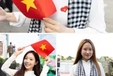 Áo dài, 'áo yêu nước' phủ kín đường phố TP.HCM dịp 30/4