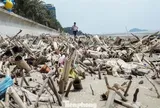 Cảnh tượng 'kinh hoàng' ở bãi biển Hải Tiến Thanh Hóa