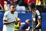 Tuyển Pháp vào bán kết: Mbappe đi vào lịch sử World Cup
