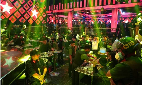 Bắt tạm giam chủ quán cùng 21 người sau vụ đột kích Paris Night Club