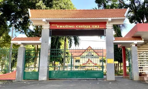 Kỷ luật Cảnh cáo Kế toán trưởng Trường Chính trị tỉnh Đắk Lắk