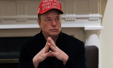 Elon Musk mất cả chì lẫn chài