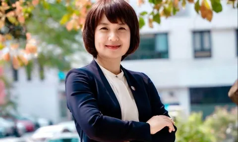 Đại học Ngoại thương có tân hiệu trưởng nhan sắc hơn hoa hậu