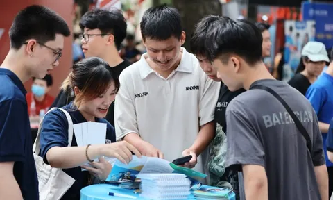 Còn hơn 6 giờ đăng ký nguyện vọng đại học 2025: thí sinh cân nhắc kỹ tránh sai sót?