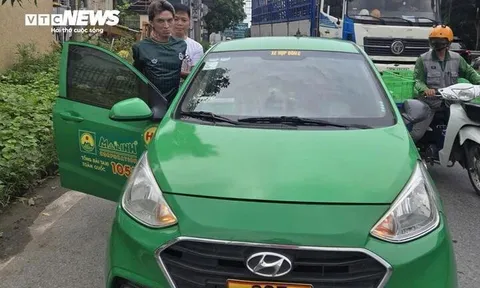 Vội về Quảng Ninh chơi với bạn Rapper Bình 'Gold' cướp taxi