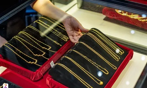 Giá vàng trong nước lại rớt gần 2 triệu đồng mỗi lượng