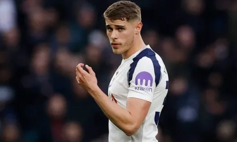 Trung vệ 100 triệu bảng làm 'dậy sóng' Premier League