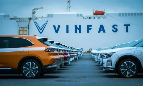 2 lần điều chỉnh chiến lược của VinFast