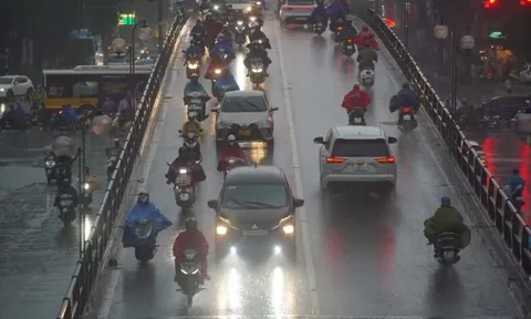Gió mùa đông bắc tràn về chiều tối nay, mưa rất lớn, nền nhiệt giảm sâu