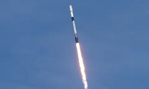 Tỷ phú Phạm Nhật Vượng 'bắt tay' Elon Musk đưa vệ tinh lên quỹ đạo năm 2027