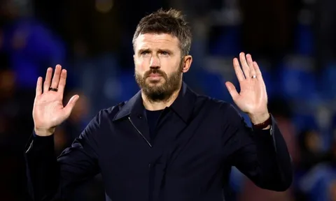 Lý do MU chưa sa thải Carrick