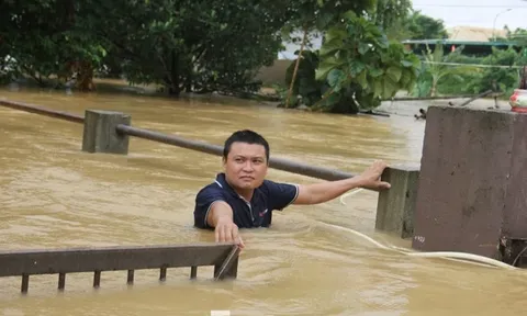 Đà Nẵng tiếp tục mưa to, lũ đặc biệt lớn trên các sông