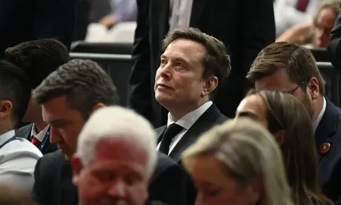 Elon Musk thách thức lật đổ Wikipedia