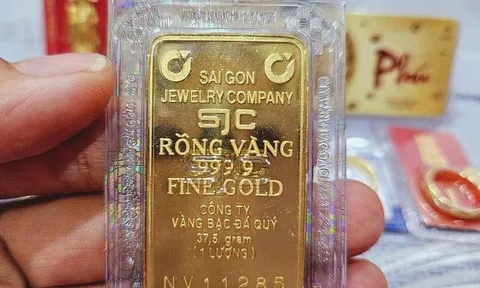 Giá vàng trong nước lại giảm