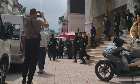 Cảnh sát có mặt tại biệt thự của chủ thẩm mỹ viện Mailisa ở TP.HCM