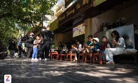 Hình ảnh khác lạ trên vỉa hè Hà Nội