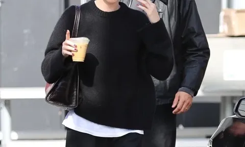 Kendall Jenner hẹn hò ông trùm nước hoa?