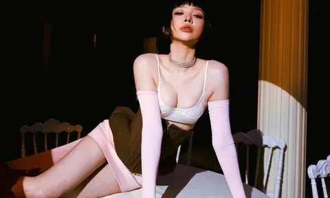 Tóc Tiên mặc gợi cảm được chú ý