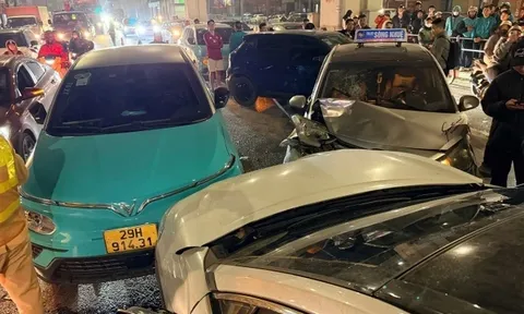 Nữ tài xế ôtô đi ngược chiều gây tai nạn liên hoàn