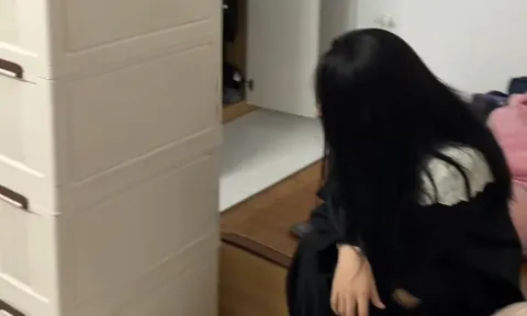 Cô gái thuê trọ 'ngủ nhầm' phòng của chủ nhà bị bắt tại trận