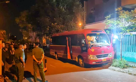 Bé gái hơn 2 tuổi tử vong sau khi bị bỏ quên trong ô tô