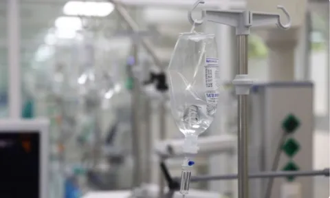 25 học sinh và bảo mẫu ở TP HCM nghi ngộ độc thực phẩm, một người thở máy