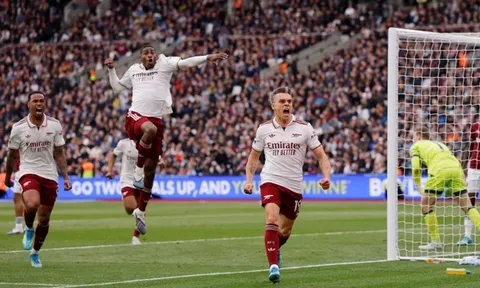 Hạ West Ham, Arsenal tiến gần tới ngôi vô địch