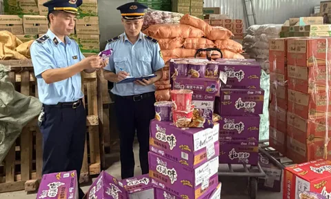 Phát hiện, thu giữ hơn 1.000 sản phẩm mỳ ăn liền không rõ nguồn gốc xuất xứ