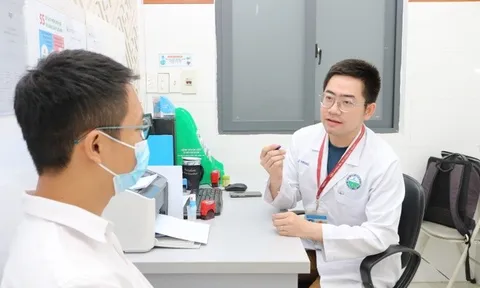 Số ca HIV nhập viện ở TP.HCM tăng 48%, BS chỉ ra 1 đường lây phức tạp