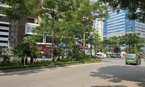 Miền Trung và miền Nam mưa dông, miền Bắc vẫn nắng nóng