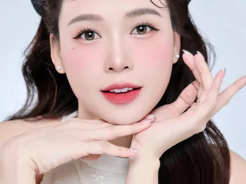 '1 viên vitamin C bằng 3,5 quả chanh, 1,3 kg táo' là lời quảng cáo của diễn viên Sam