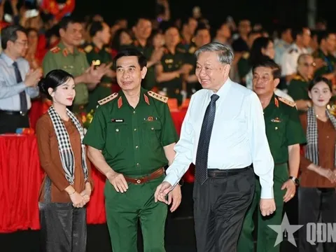 Tổng Bí thư Tô Lâm dự chương trình nghệ thuật 'Đất nước trọn niềm vui'