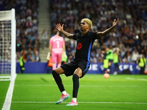 Barcelona vô địch La Liga trong trận Yamal lập siêu phẩm