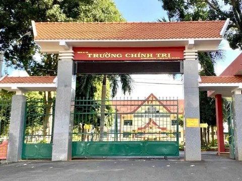 Kỷ luật Cảnh cáo Kế toán trưởng Trường Chính trị tỉnh Đắk Lắk