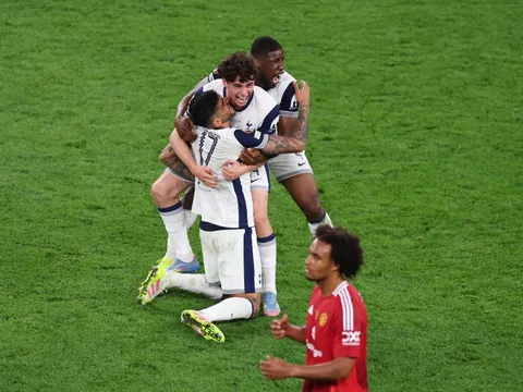Tottenham sau 17 năm mới có danh hiệu