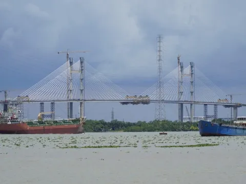 Hai cầu dây văng tĩnh sau 10 năm khởi công