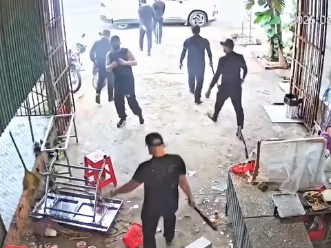 Đã xác định được danh tính nhóm đối tượng bịt mặt đập phá quán phở