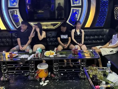 Khách hát tử vong bí ẩn, lộ quán karaoke chứa mại dâm, ma túy
