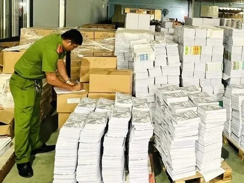 Đối phó 'giặc sách giả'