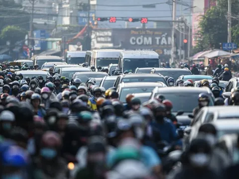 Chuyển đổi xe xăng sang xe điện ai được hưởng lợi