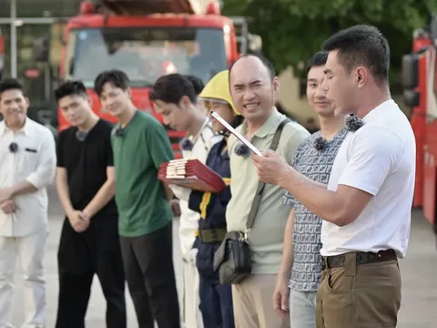 Lê Dương Bảo Lâm thiếu hiểu biết, mất bình tĩnh ở show về chiến sĩ công an