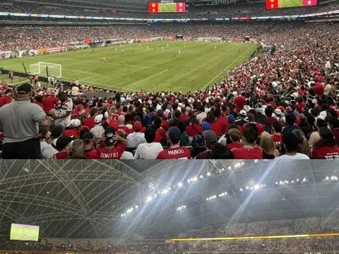 Trận Arsenal vắng tanh, còn MU lập kỷ lục khán giả ở Mỹ