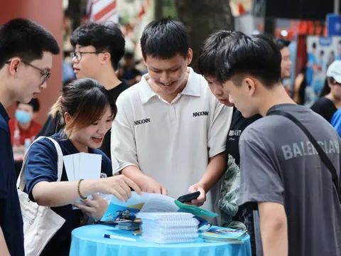 Còn hơn 6 giờ đăng ký nguyện vọng đại học 2025: thí sinh cân nhắc kỹ tránh sai sót?