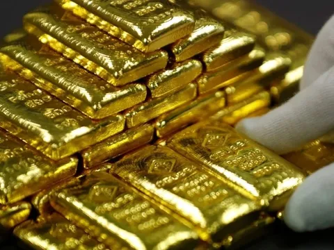 Giá vàng thế giới tăng dựng đứng