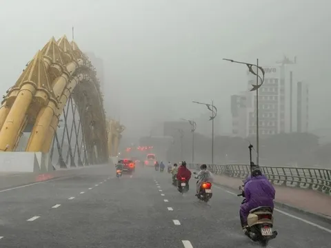 Học sinh ở Đà Nẵng nghỉ học tránh bão số 12