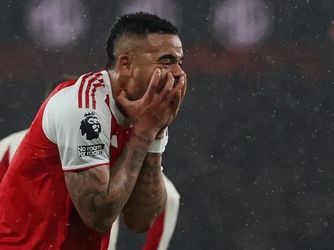 Arsenal, Liverpool khiến CĐV phẫn nộ