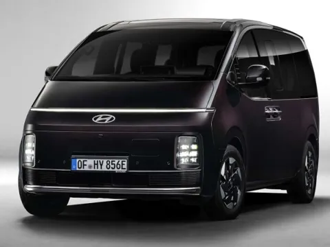'Xe chở tiền' Hyundai Staria có bản thuần điện
