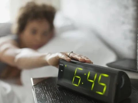 Đột quỵ thường xảy ra lúc sáng sớm, cẩn thận 4 việc không nên làm