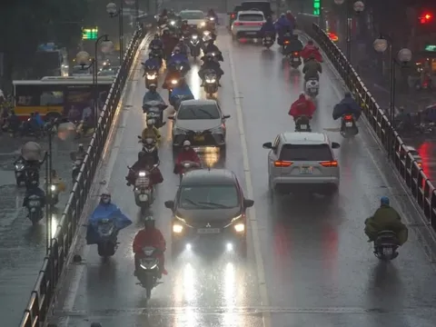 Gió mùa đông bắc tràn về chiều tối nay, mưa rất lớn, nền nhiệt giảm sâu