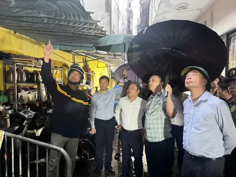 Cháy nhà lúc rạng sáng ở Hà Nội, 5 người chết